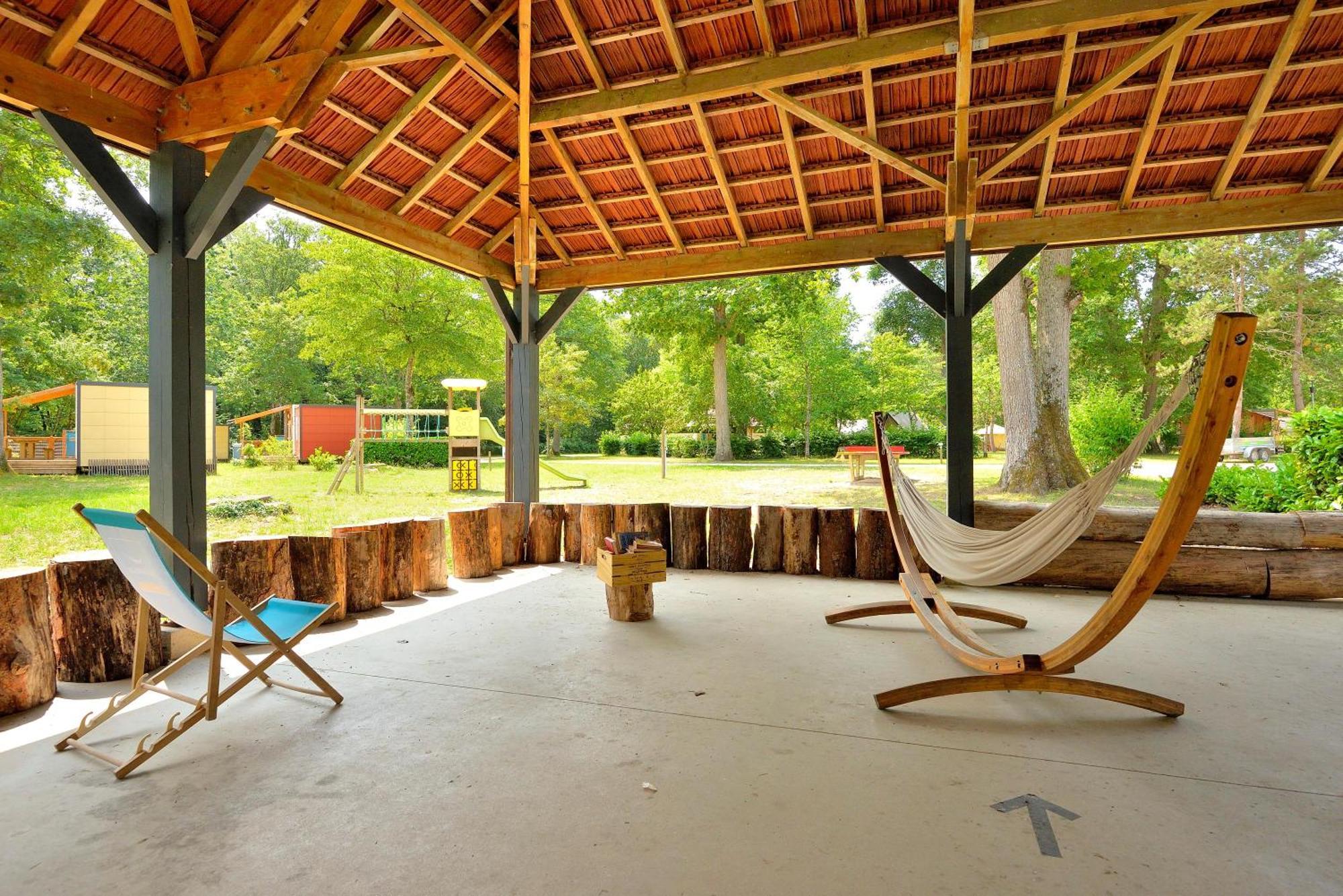 Camping Etang De La Vallee Combreux Exterior foto